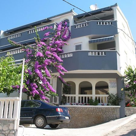 Villa Natalie Омиш Экстерьер фото