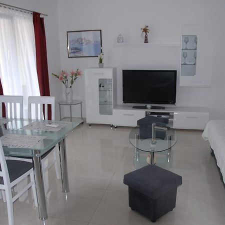 Villa Natalie Омиш Экстерьер фото