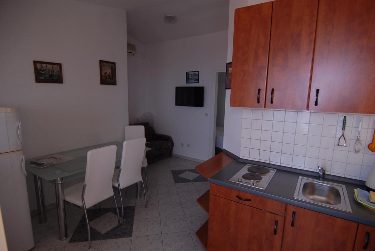 Villa Natalie Омиш Экстерьер фото